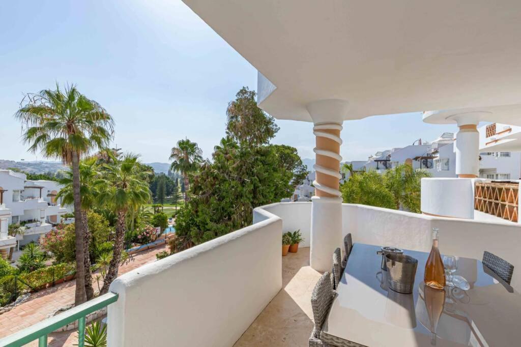 Stylish One Bed Apartment At Matchroom Country Club Fuengirola Exteriör bild