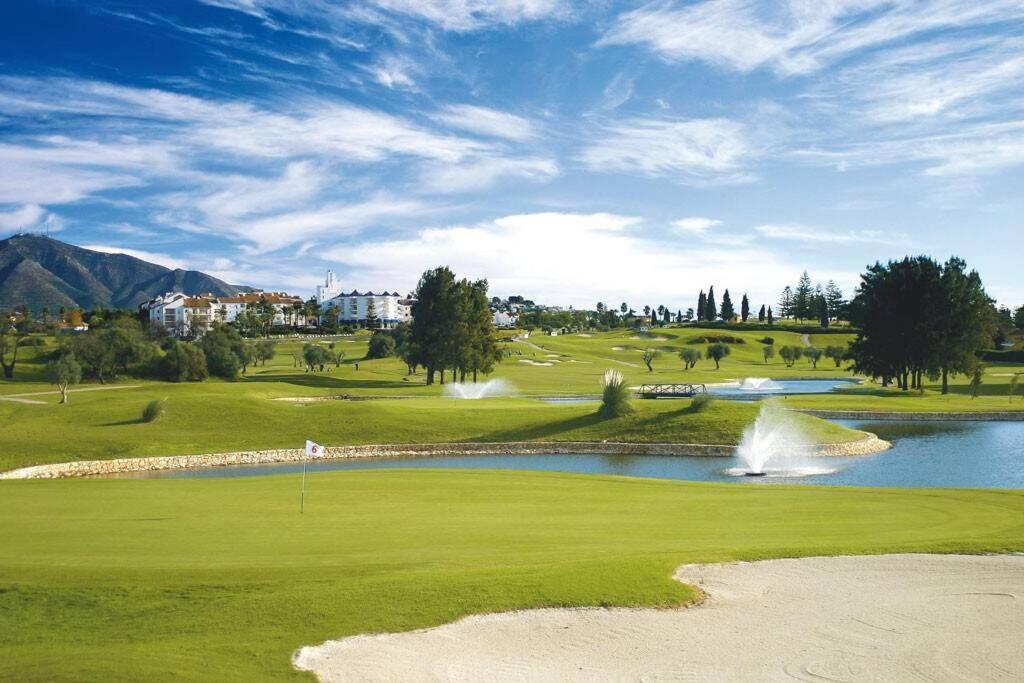 Stylish One Bed Apartment At Matchroom Country Club Fuengirola Exteriör bild